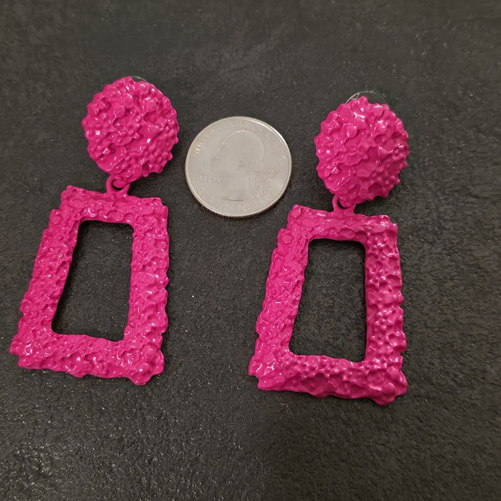 Hot Pink Textured Geometric Statement Dangle Earrings - Picture 3 of 3